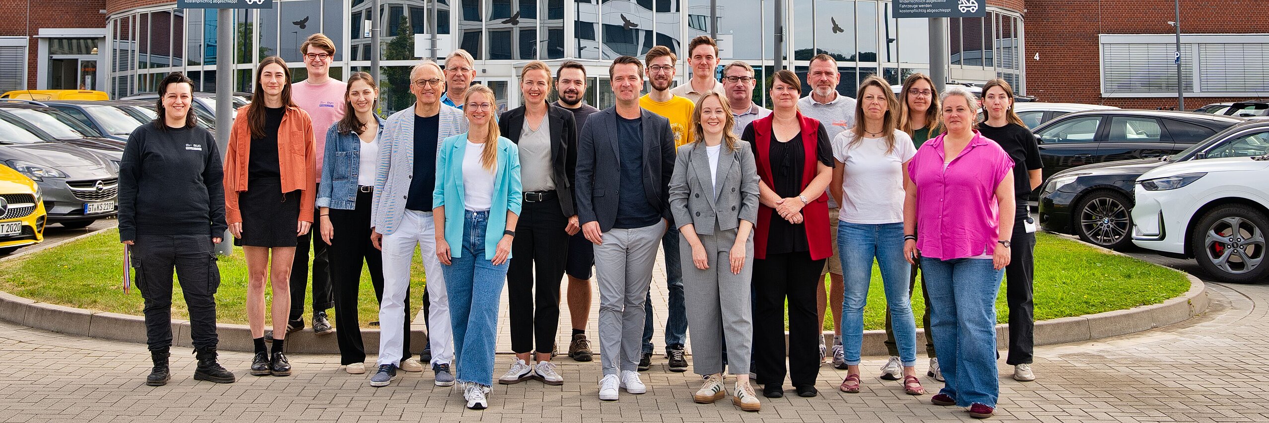 The WORLDFACTORY Team in front of the O-Werk building