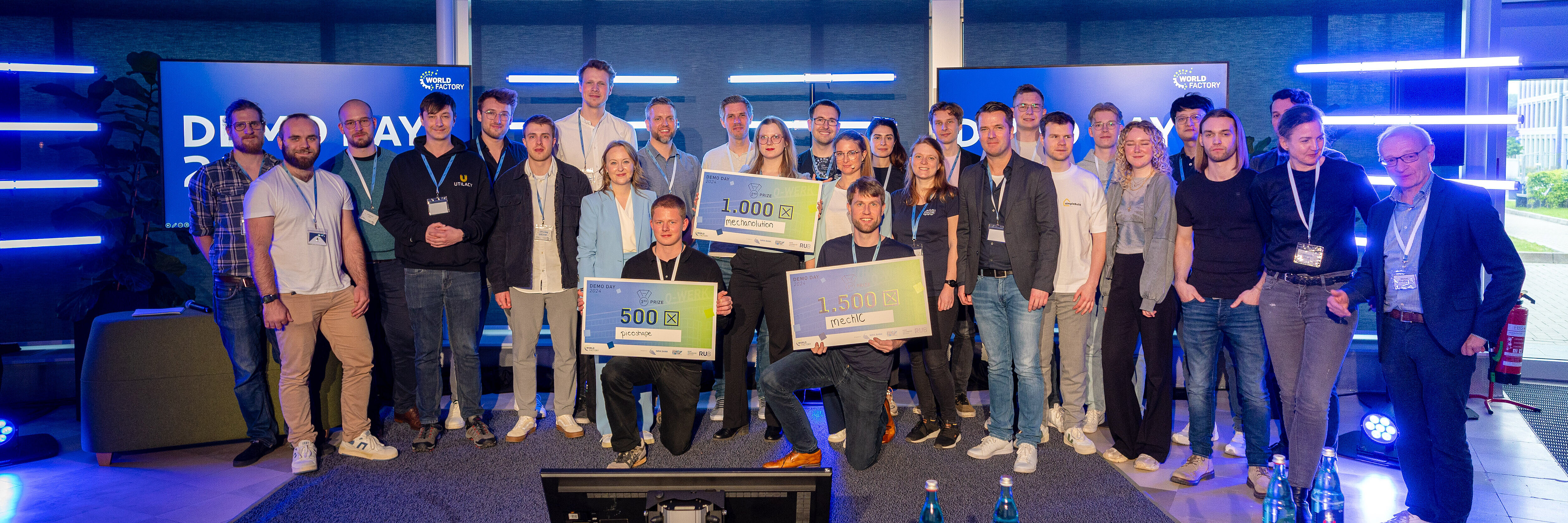 The top 5 start-ups of the RUB 2024 The top 5 start-ups on stage at WORLDFACTORY Demo Day 2024.