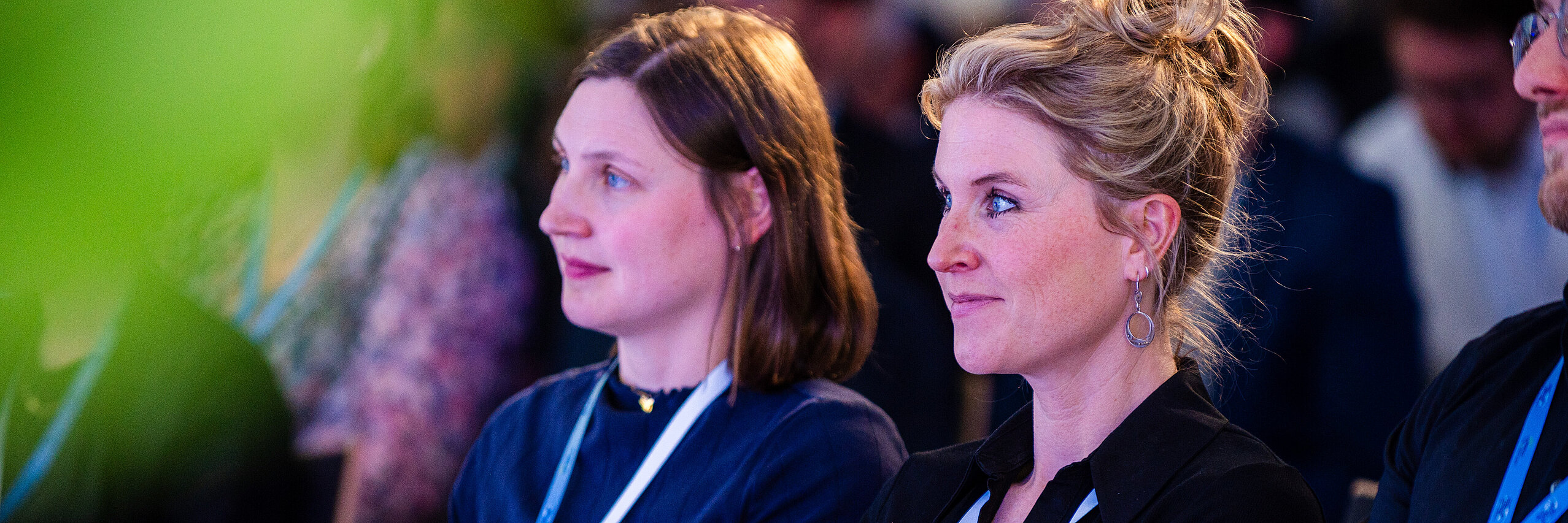 FACE@RUB - Women as founders Young female founders watching a pitch